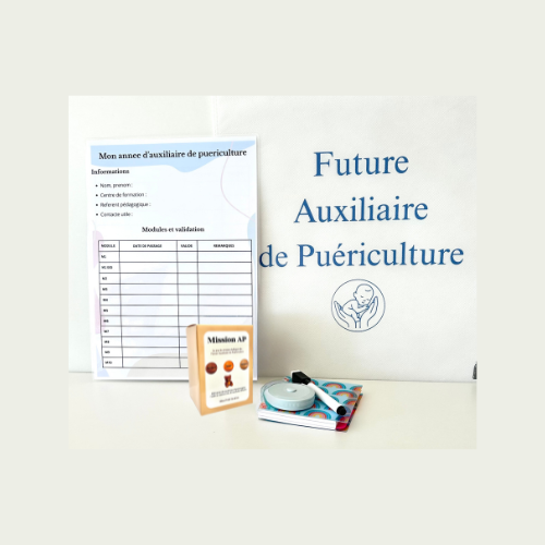 Box classique – Future Auxiliaire de Puériculture Box classique future auxiliaire de puériculture avec fiches de suivi, jeu Mission AP et supports de révision