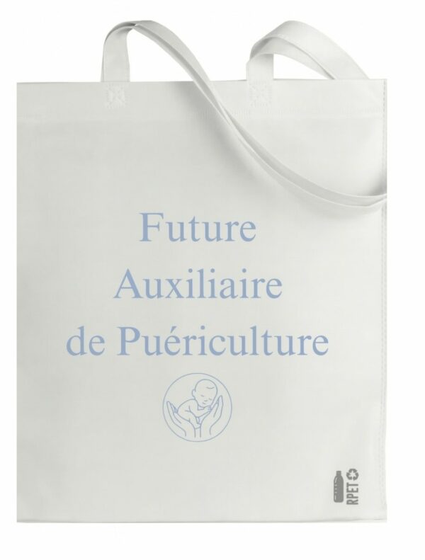 totebag-future-auxiliaire-puericulture Tote bag blanc avec l’inscription “Future Auxiliaire de Puériculture”, pratique et léger pour transporter cours et affaires d’étudiante AP.